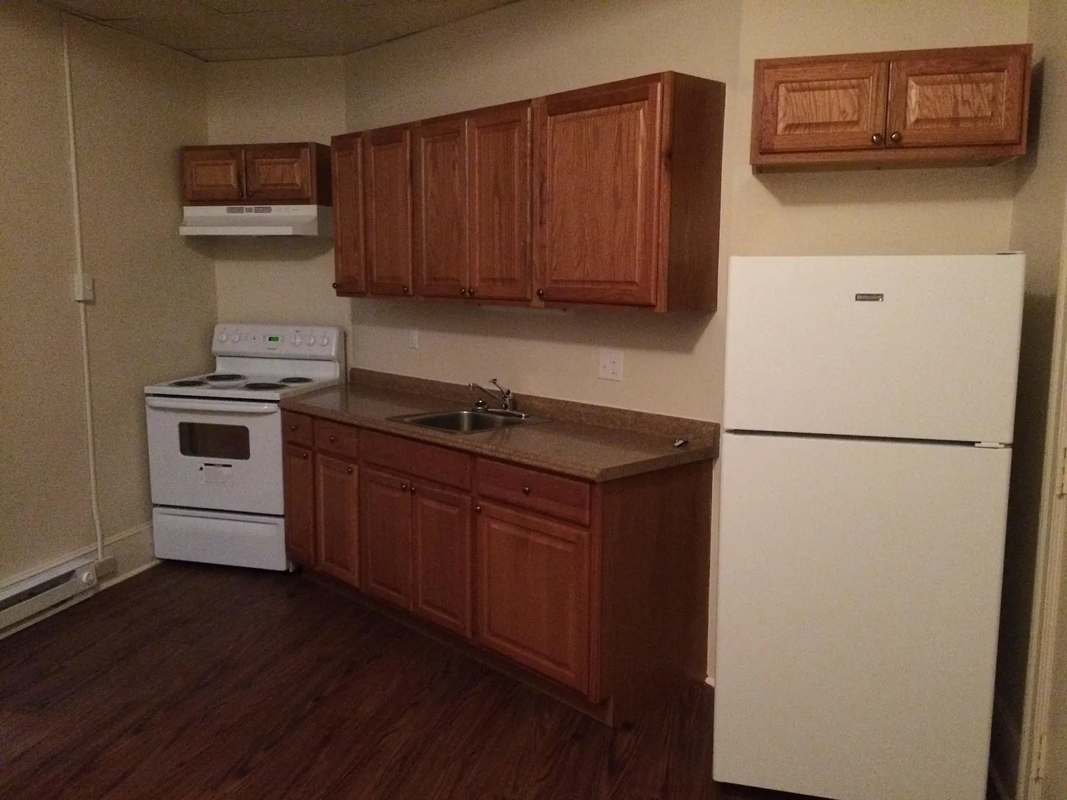 1 bed, 400 sqft, $850 — Photo 2