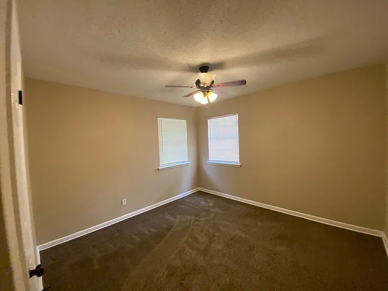 6 Winchester Dr — Photo 8