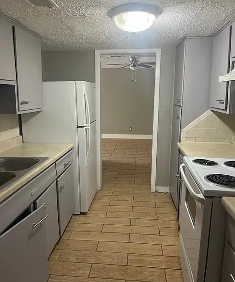3410 Harrison St #10 — Photo 10