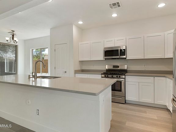 5th image of 1919 N 94TH Avenue