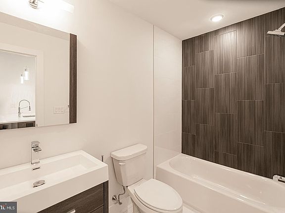 5th image of 2623 Christian St Unit 203