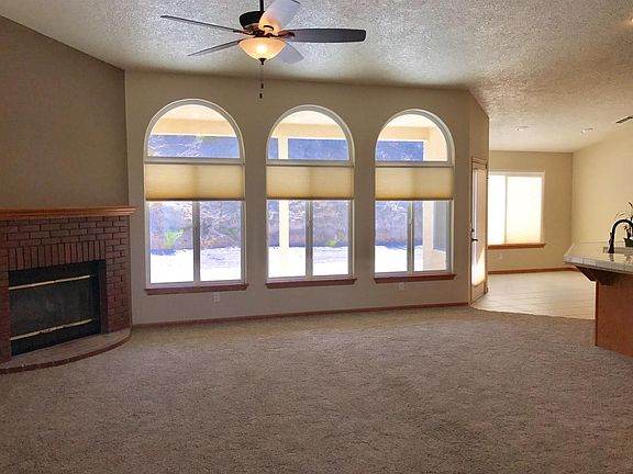3rd image of 3950 Coriander Dr
