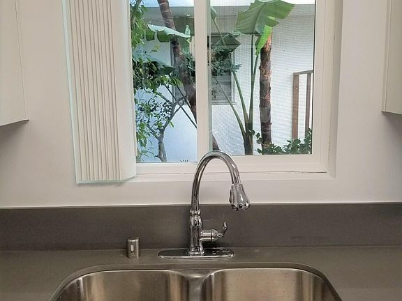 4th image of 1132 S Oakhurst Dr APT 1
