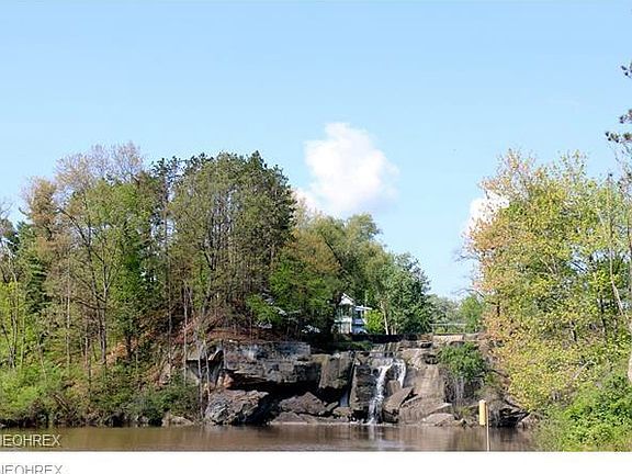 3rd image of 11135 Diehl Lake Dr