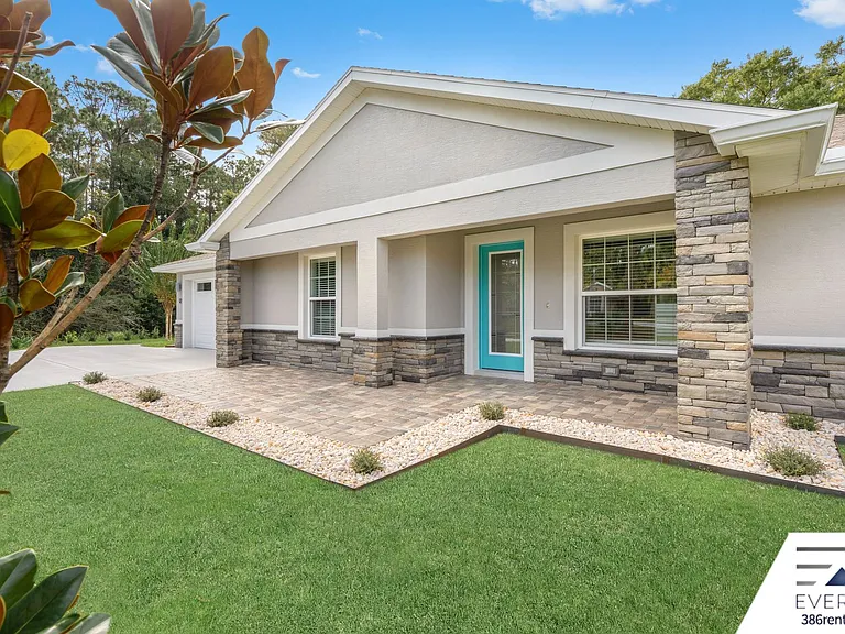 12 Walt Pl — Photo 3
