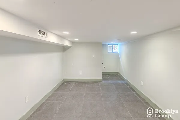 Rented by Brooklyn Group | media 14