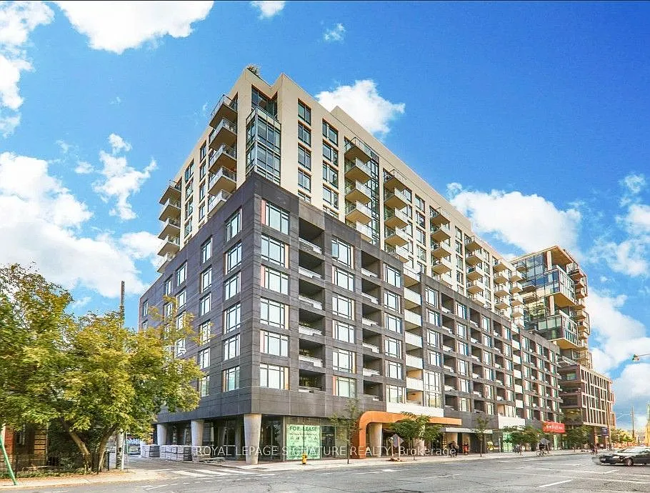 525 Adelaide St W — Photo 2
