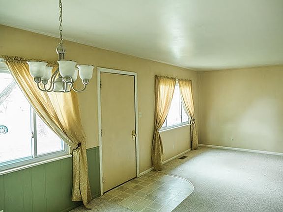 3rd image of 721 W Townley St