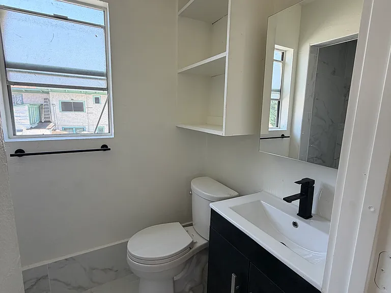 1411 Crenshaw Blvd #5 — Photo 7