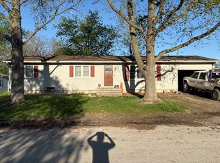 6 Thomas St, Monroe City, MO 63456