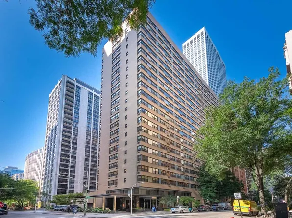 850 N Dewitt Pl APT 16I, Chicago, IL 60611