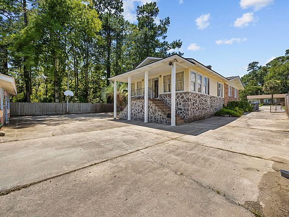 2nd image of 708 Charlotte Rd.