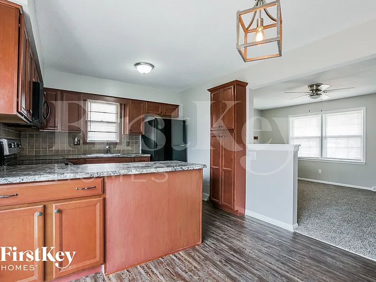 706 SW Merritt St — Photo 9