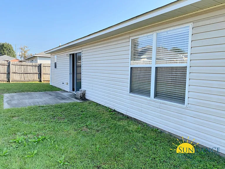 217 Limestone Cir — Photo 12
