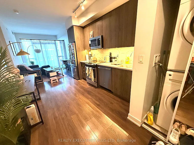 50 Bruyeres Mews #518 — Photo 20
