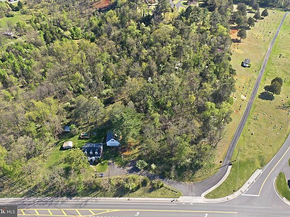 2nd image of Happy Creek Rd