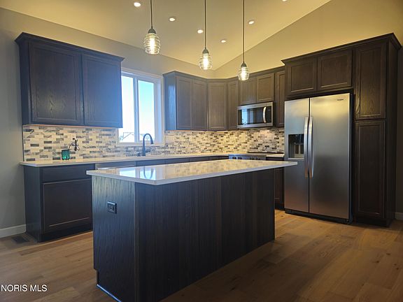 3rd image of 700 Winter Ct