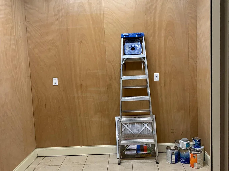 Large room inside XXL garage area for all your extra storage needs!