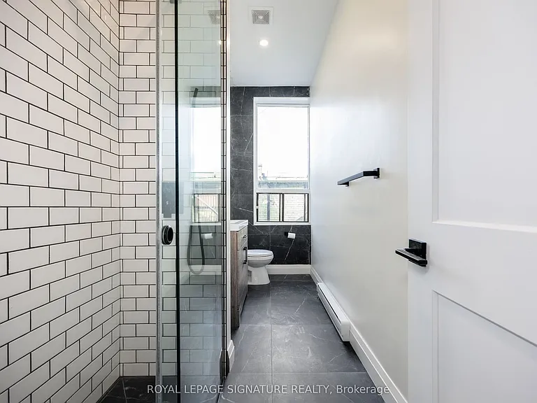 414 Spadina Ave #2 — Photo 16