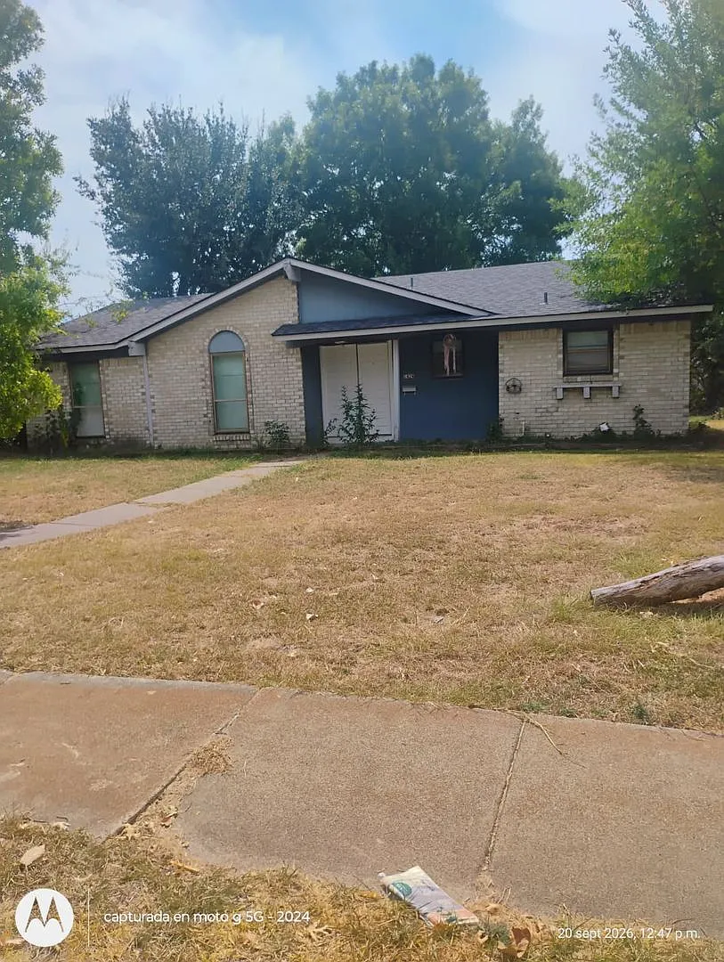 Beautiful 3 Bedroom 1.5 Bathroom in Garland! — Photo 1