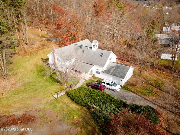 27 Bullis Drive, Averill Park, NY 12018