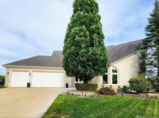 38992 Harvest Meadows Ct, Sterling Heights, MI 48313