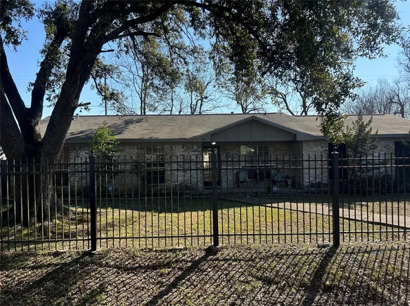 1085 Saint Clair St, Houston, TX 77088