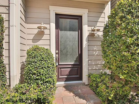 4th image of 2334 Naomi St