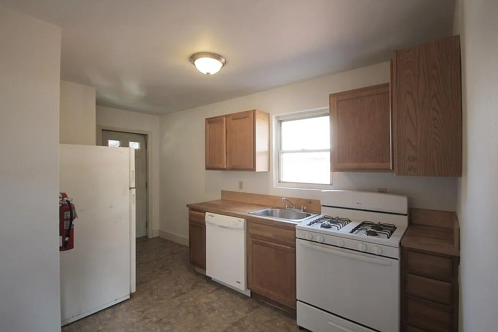 Building Photo - 415 Franklin Ave #2