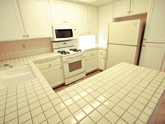 5th image of 1522 Enchantment Ave