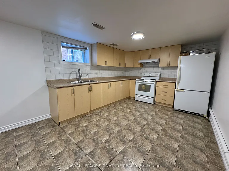 130 Budea Cres #BASEMENT — Photo 6