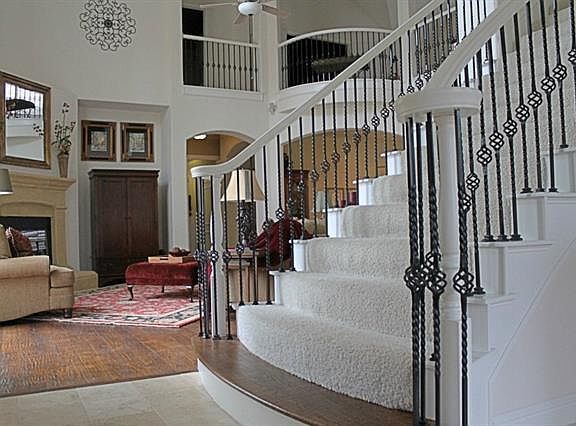 2nd image of 7036 Twin Knoll Ln