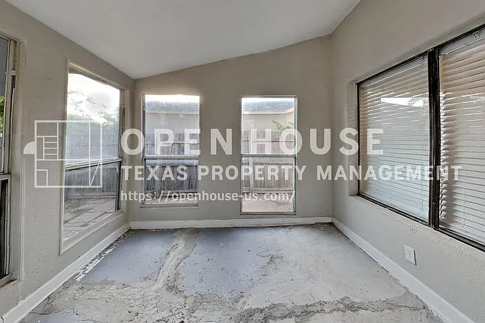 3413 Castle Rock Ln — Photo 18