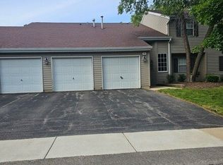 78 N Victoria Ln UNIT F, Streamwood, IL 60107