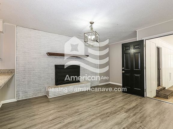 983123_005_dining_room_5.jpg