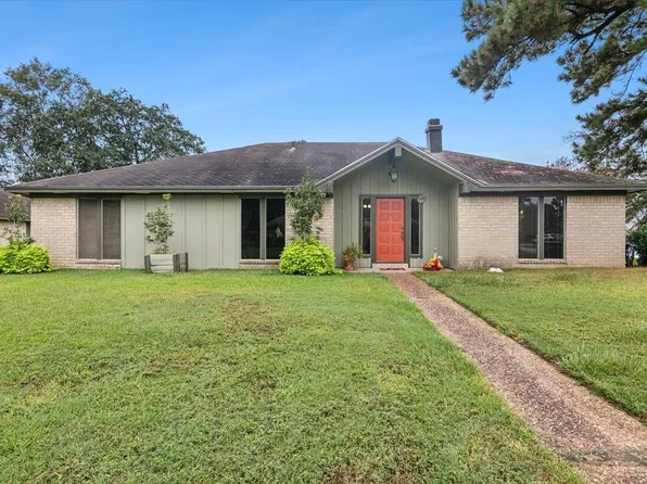 1195 Chatwood Dr, Beaumont, TX 77706