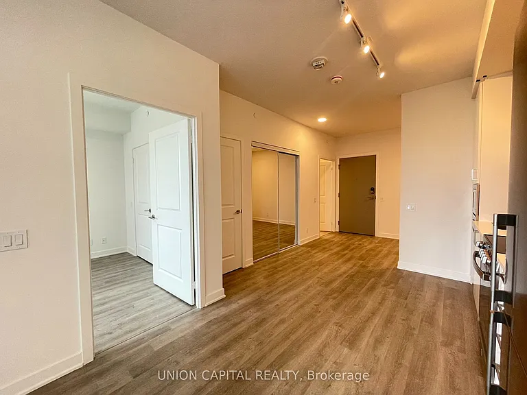 50 Upper Mall Way #1403 — Photo 19