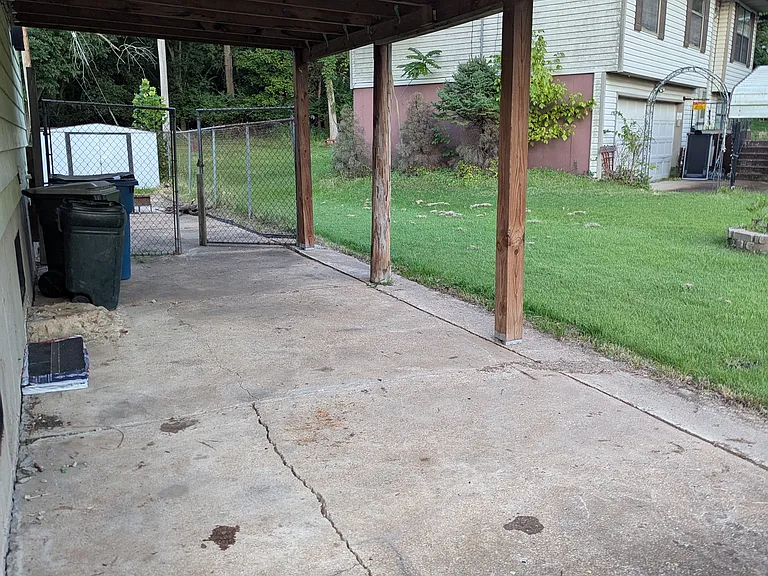 2223 Jackson Dr — Photo 29