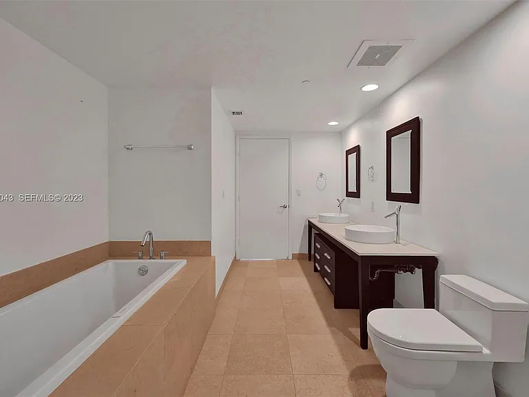 465 Brickell Ave #1315 — Photo 5