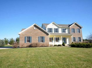 104 Hidden Hills Dr, Pataskala, OH 43062