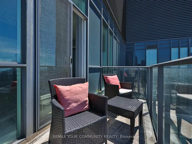 770 Bay St #Penthouse 101 — Photo 34