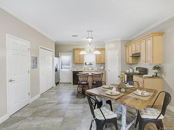 5th image of 1720 Mignonette Ln Unit B