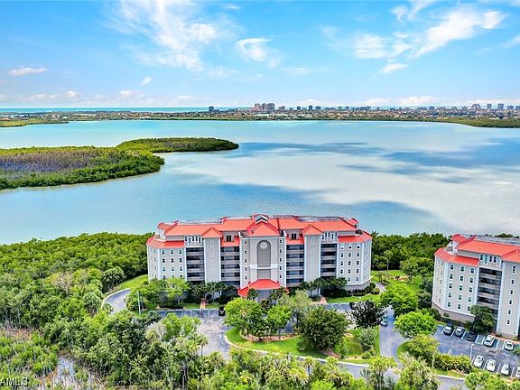 3rd image of 337 Vintage Bay Dr Unit 1