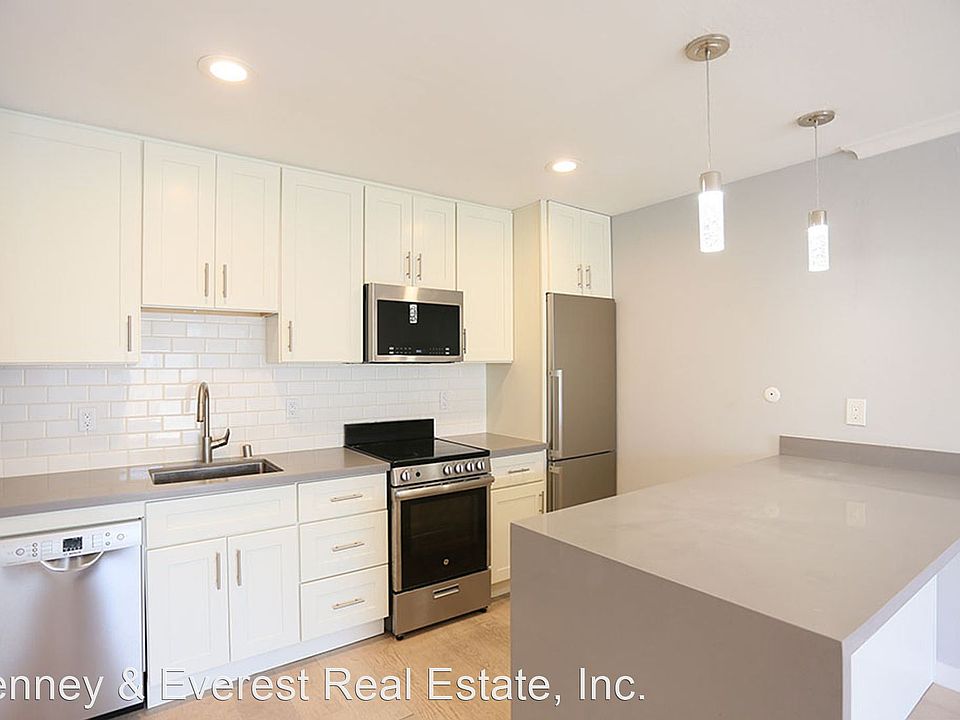 1st image of 315 Wayne Pl #308