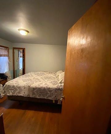 5th image of 5528 S Sacramento Ave