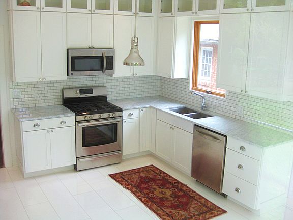 5th image of 1315 Hicks Ave