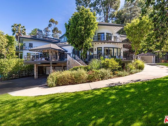 4th image of 4626 Encino Ave