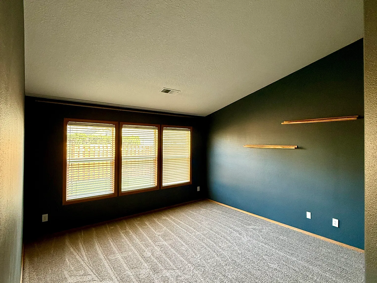 18404 SW 135th Ter — Photo 4