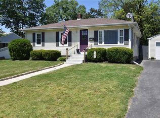 44 Sophia Dr, Warwick, RI 02886