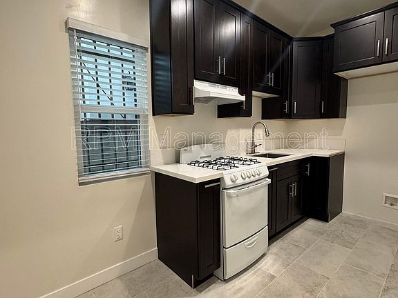 3rd image of 556 N Oxford Ave APT 108